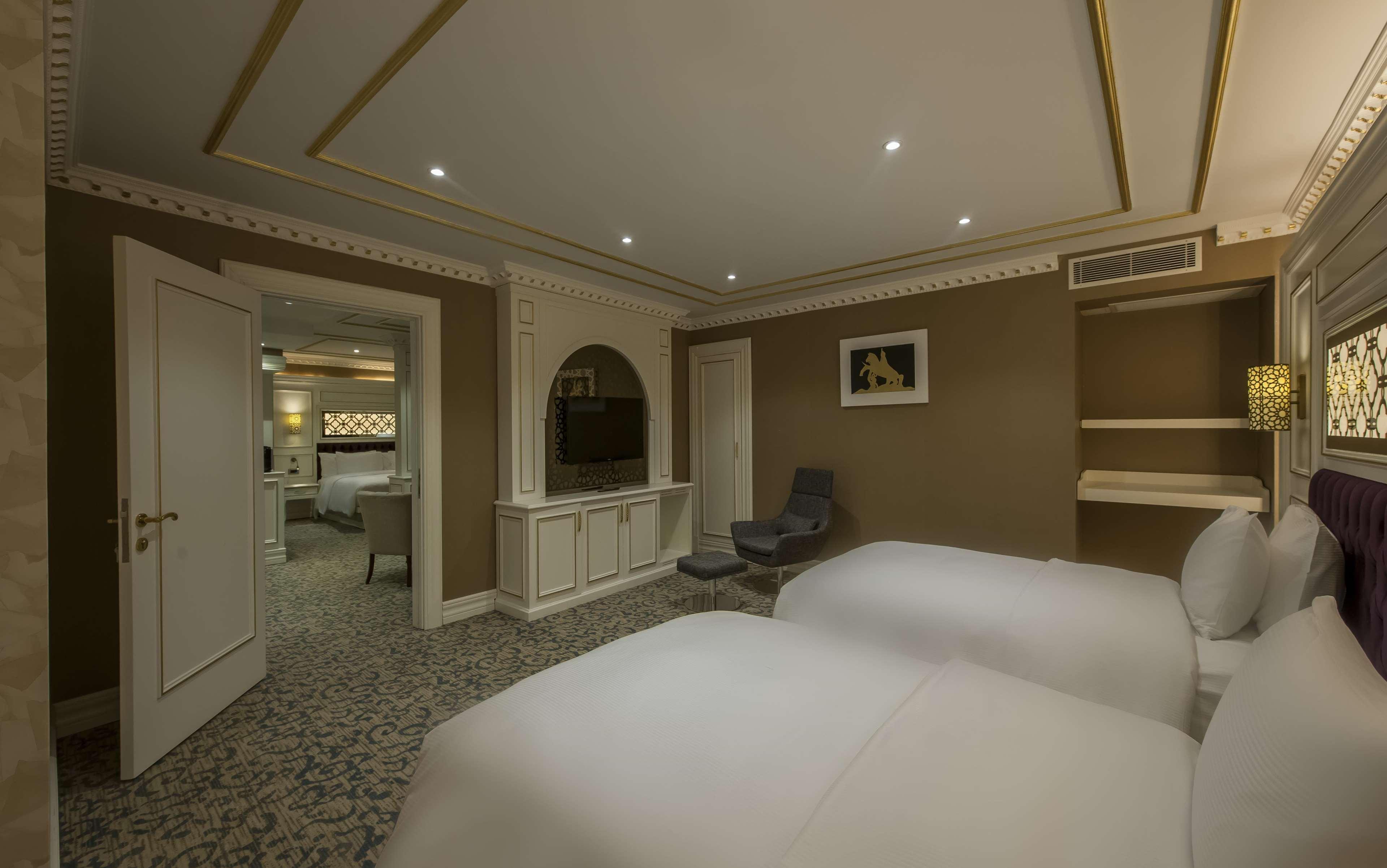Отель Doubletree By Hilton Элязыг Экстерьер фото
