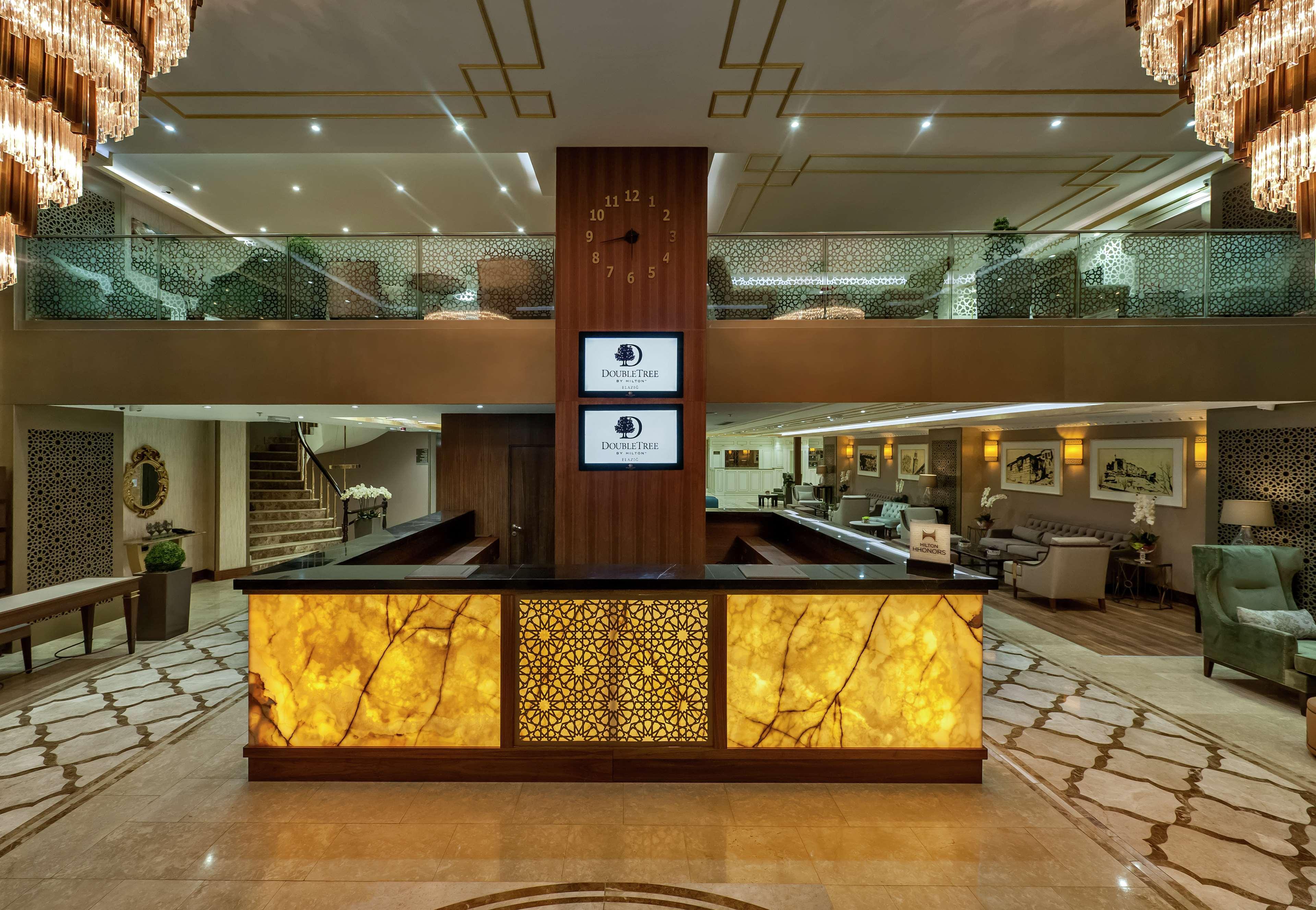 Отель Doubletree By Hilton Элязыг Экстерьер фото
